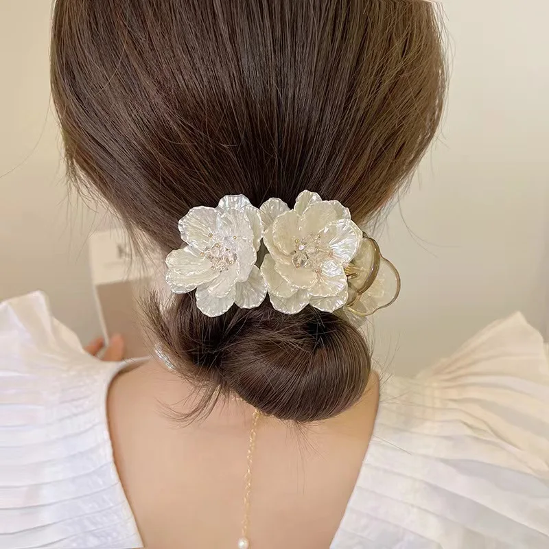

2026 New Girls Fashion Camellia Flower Hair Clip Bun and Ponytail Hairs Accessories Women Hair Claw Clip Shark Clip