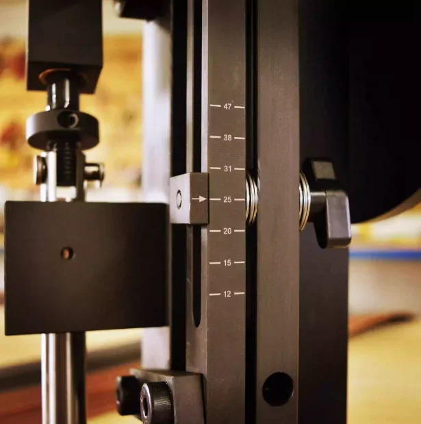 

Hand Press Adjustable Hole Distance Watch Belt Punch Machine/Nylon Polyester Belt Leather Punching Hole Cutting Machine