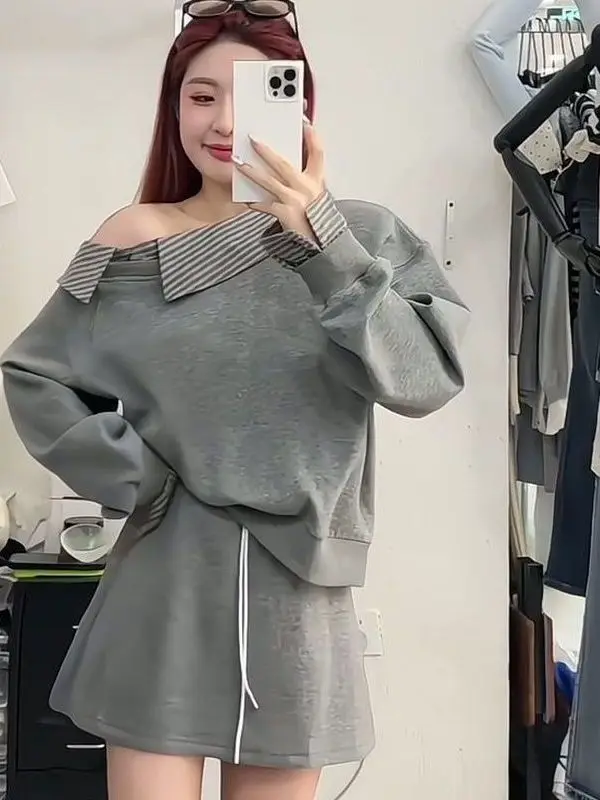 Korean Style Casual Stripe Splicing One Shoulder Sweatshirt High Waist Color Block Short Skirt Two Piece Set Fashion Design