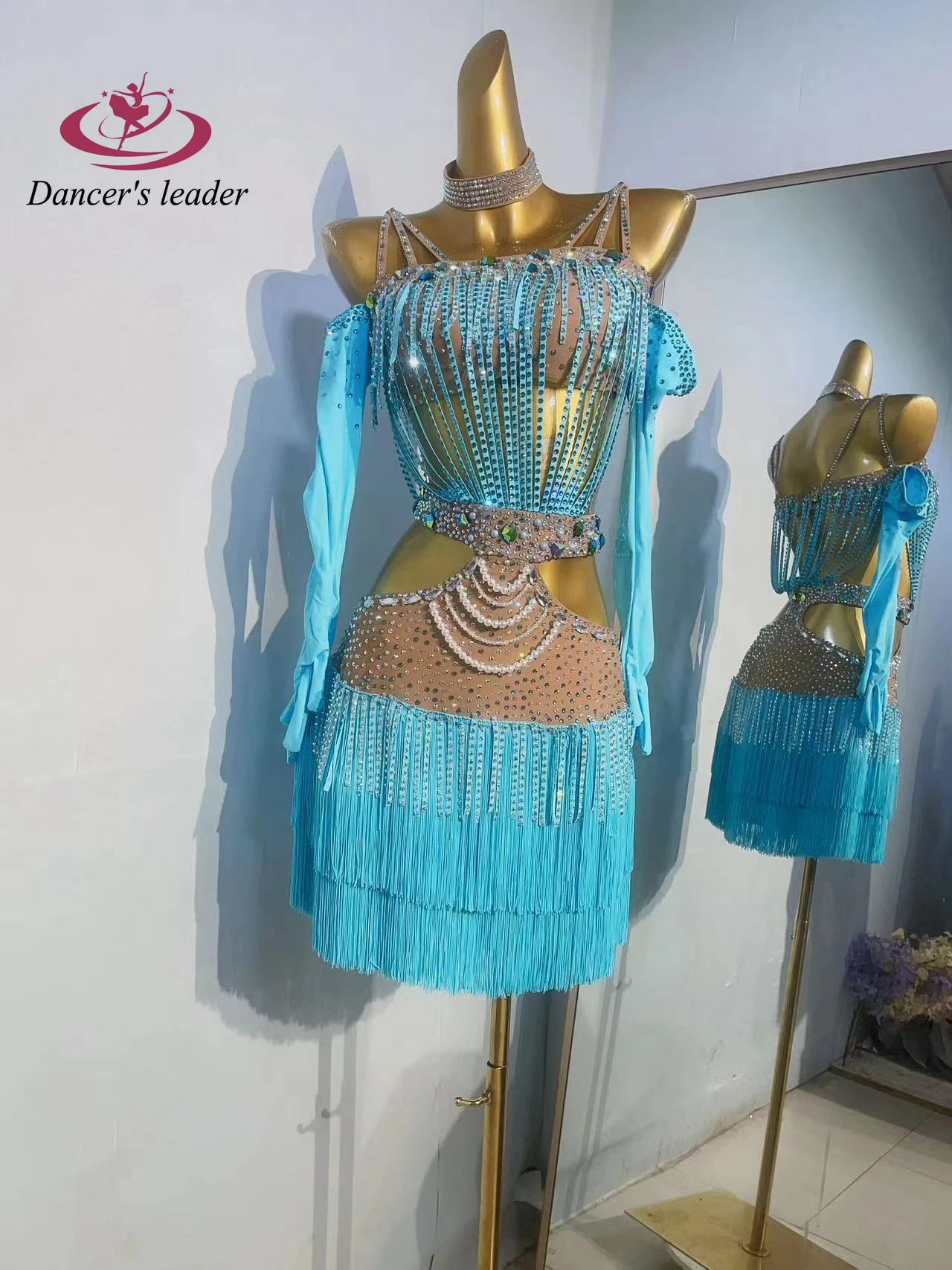 Damska, ekskluzywna, szyta na miarę spódnica do tańca latynoamerykańskiego z wycięciem na brzuchu, frędzlami, na sambę, do występów artystycznych, zdobiona cyrkoniami.