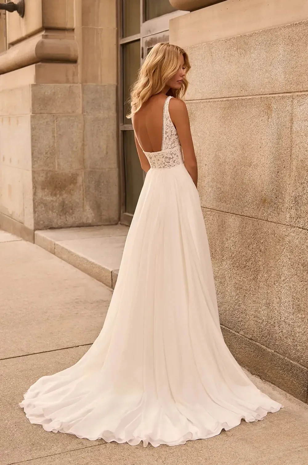 Customized Vintage Wedding Dress bride Sexy Deep V Neck Lace A Line Bridal Dress Open Back Draped Train Beach Bride Dresses
