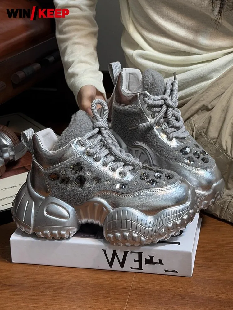 Winter Women Thick Platform Warm Fleece Lining Outdoor Sport Running Shoes New Low Cut Lace Up Diamonds Spliced Jogging Sneakers