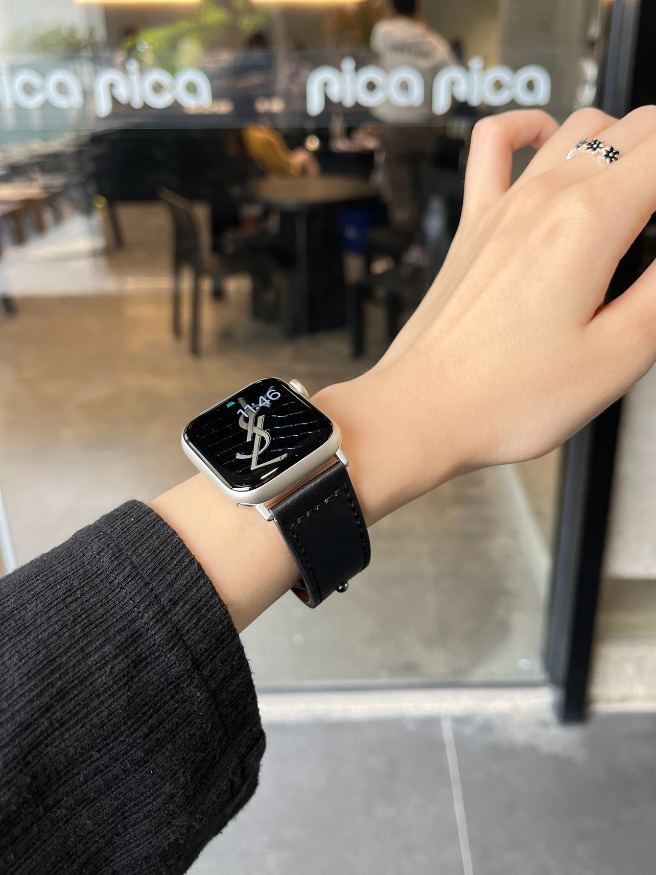 Leather loop Correa For Apple Watch band for women men 38mm 40mm 41mm 42mm 44mm 45mm 46mm 49mm Strap