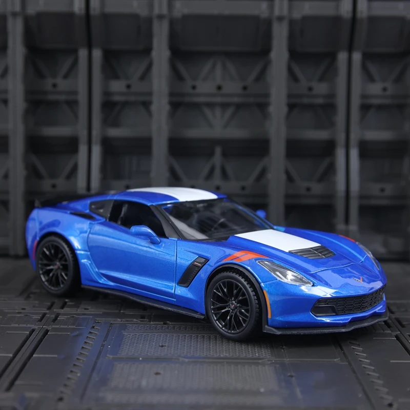 Maisto 1:24 Simulated Corvette Grand Sport alloy supercar model doors and hood that can be opened rich in details, finely crafte