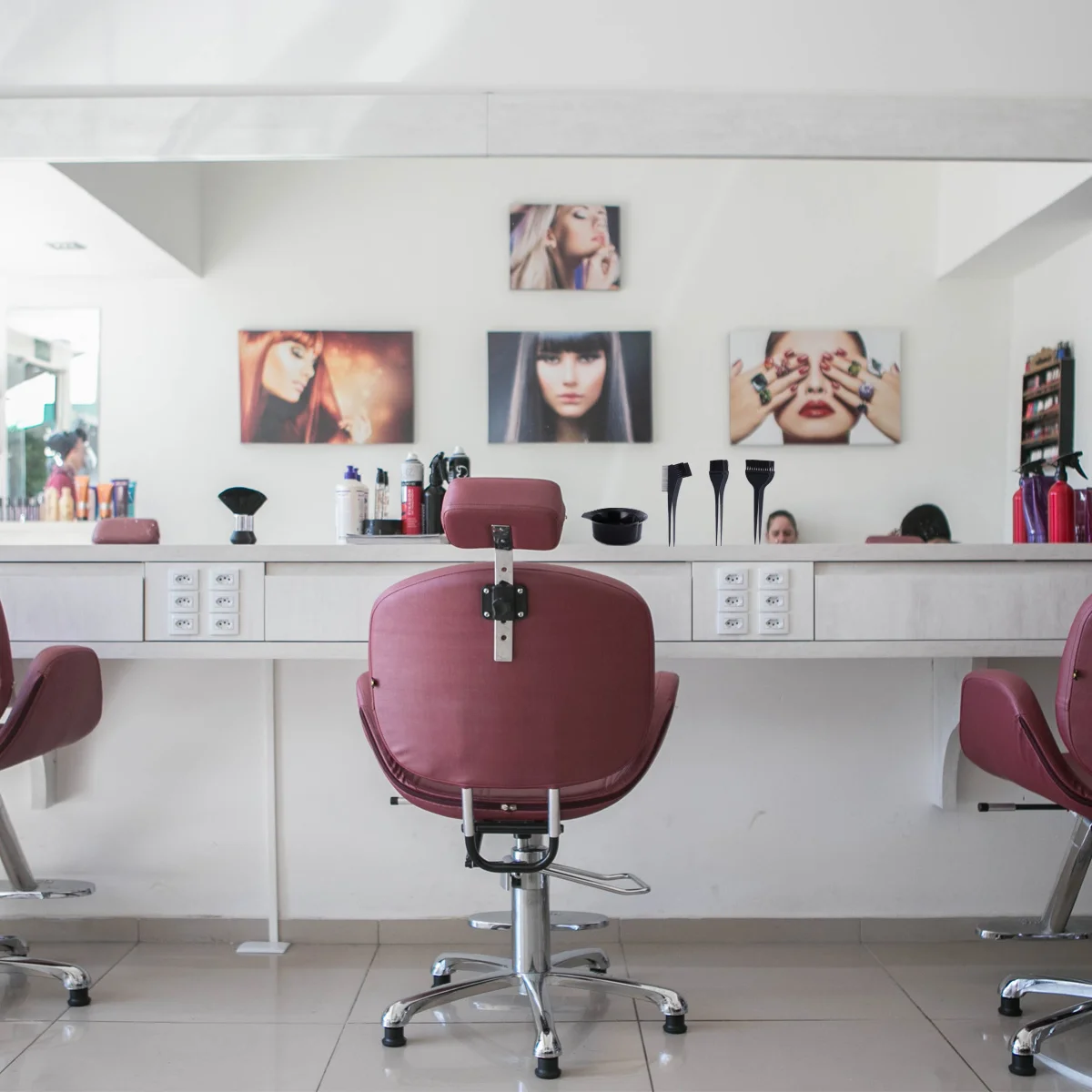 31Pcs Hair Dyeing Tools Kit Hair Coloring Brushes Combs Gloves Bowls for Home Salon DIY Professional Use Dyeing Bowl