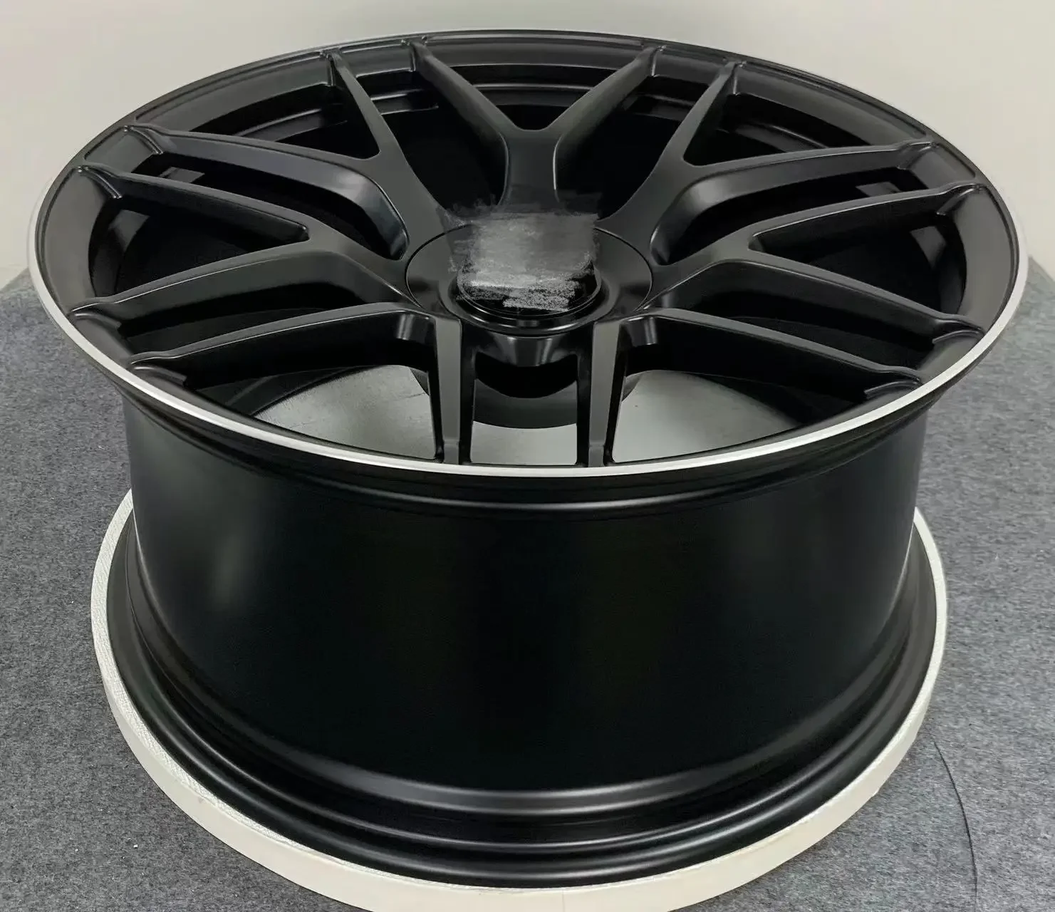 Wholesale Customized 15-24 Inches Passenger Car Hub Alloy Wheels Rims Quality Aluminium Alloy 55mm Spokes 20mm/25mm/30mm Spokes