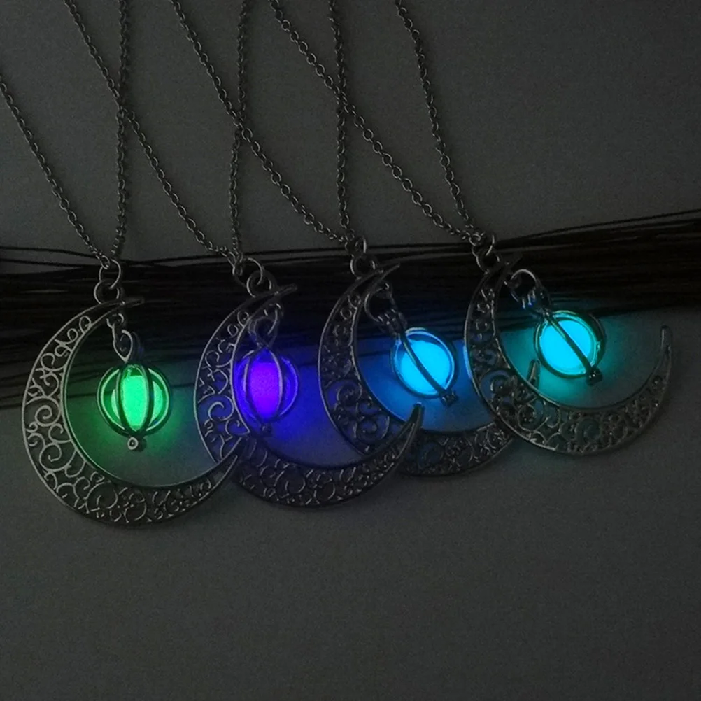 

4 Pcs Glowing Pumpkin Pendant Mixed Color Necklace Girl Luminous Fine Workmanship Women Jewelry Decoration Spot Light