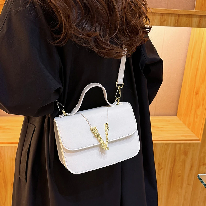 

Chic Messenger Bag For Women Leather Crossbody Shoulder Bag By Famous Brand Popular Design Trendy