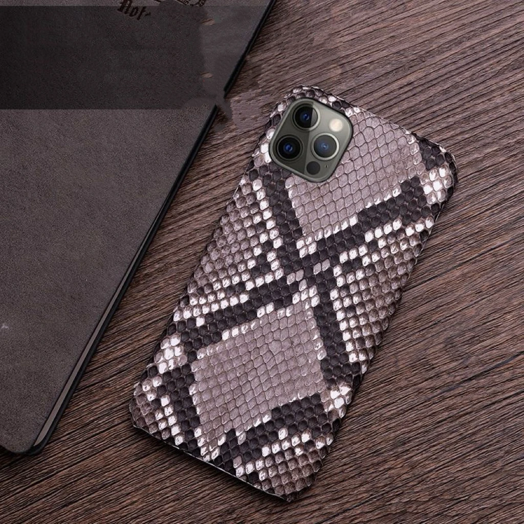 

Suitable for iPhone, genuine snakeskin phone case, anti-fall protection