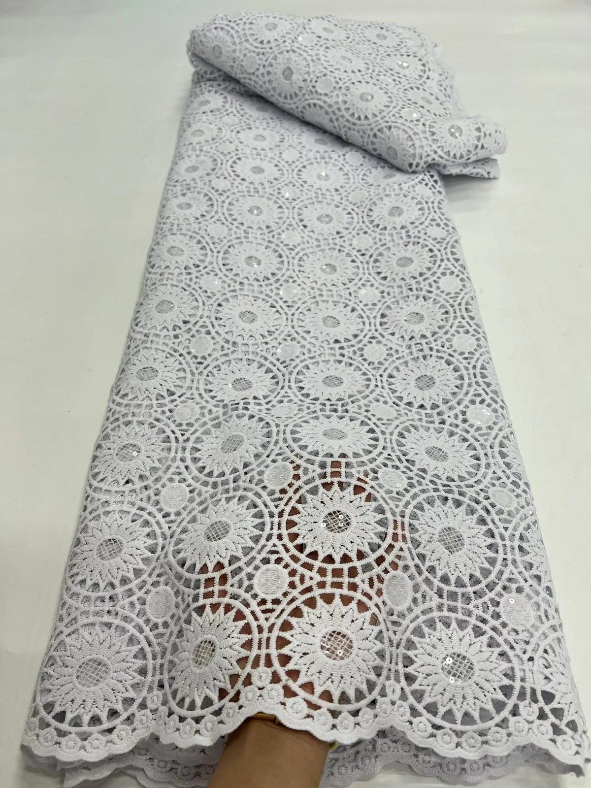 

Новейший белый гипюровый шнур, молочный шелк, африканская кружевная ткань, 2025 г., блестки, нигерийская водорастворимая кружевная ткань для женского платья KR25146