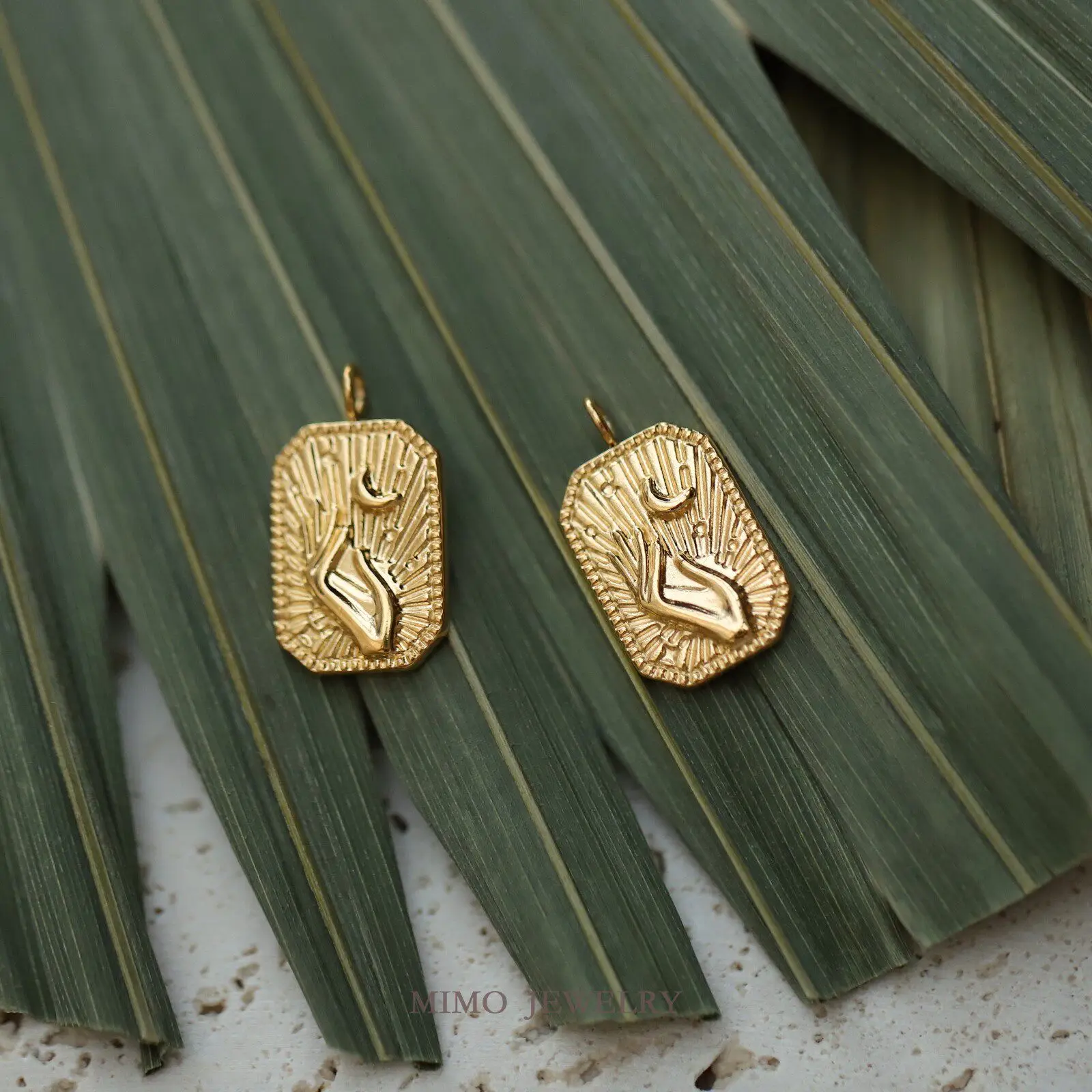 1pcs Titanium Steel Gold-plated Starry Sky Holding Moon Charms Pendant For Jewelry Making DIY Bracelet Accessories Findings