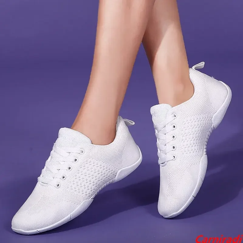 Zapatillas de gimnasia transpirables de tejido ligero, blancas, para mujeres, zapatillas de baile para animadoras, zapatillas deportivas para estudiantes, zapatillas de entrenamiento para animadoras, para niñas y niños.