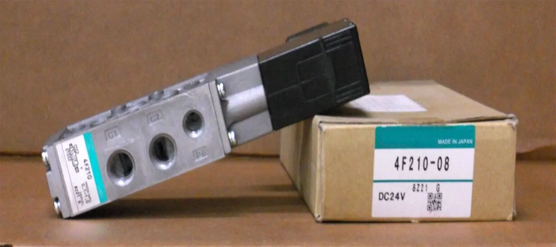 Brand new 4F210-08-DC24V 4F210-08-AC220V 4F210-08-L-DC24V/Z One-year warranty