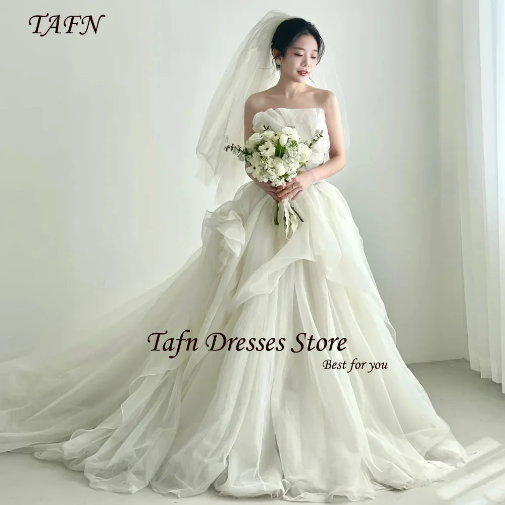 

TAFN 2025 White Wedding Dresses Korea Photo Shoot Strapless A-line Draped Simple Sweep Train Bridal Gown Sleeveless 한국 웨딩드레스