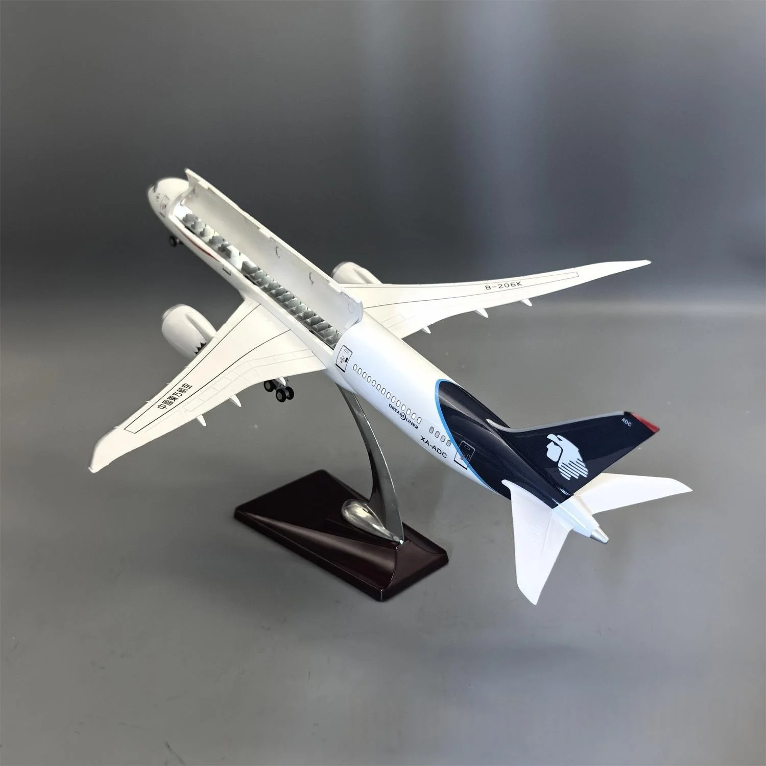 47cm Aeromexico B787-9 Resin Airplane Model Kit Cabin Door Openable for Aviation Gift or Home Decoration Office Desktop Decor