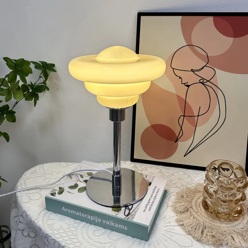 Imagem -06 - Nordic Glass Table Lamp Design Minimalista Vento Creme Sala de Estar Quarto Estudo Cabeceira Bauhaus