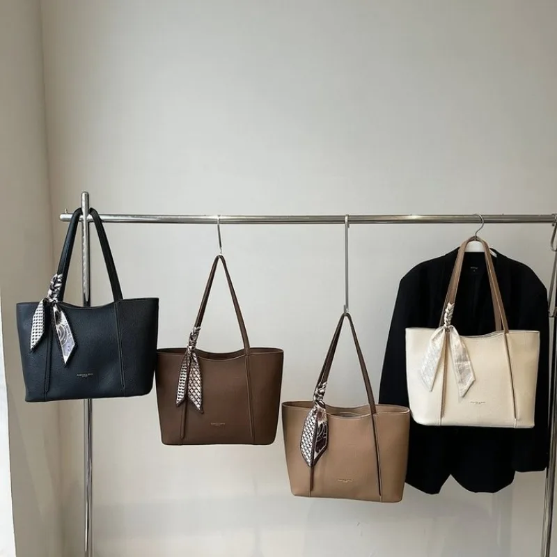 

Elegant Casual Solid Color Diaper Bags For Women Parisian Chic Crossbody Bag Minimalist Luxury Messenger Bag Simple Fashionable