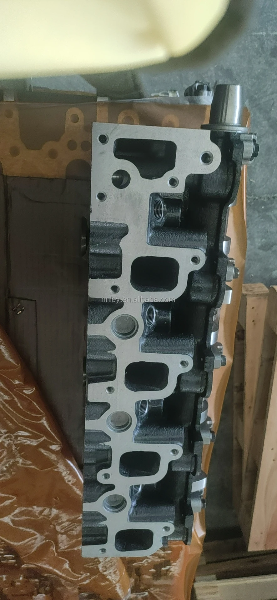 2L 2LT Cylinder Head Assembly For Toyota Hiace For Dyna For Chaser For Town Ace For Cressida Engine