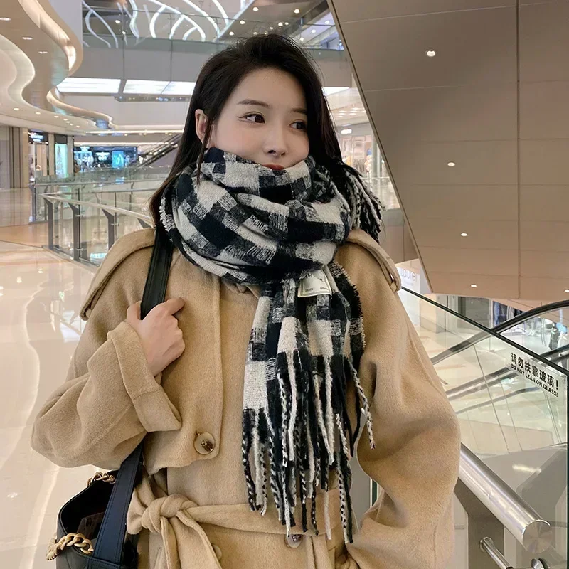 Korean Scarves Checkered Fluffy Scarf Windproof Warm Scarves Woman Versatile Scarves Fashionable Dark Blue Wholesale Winter