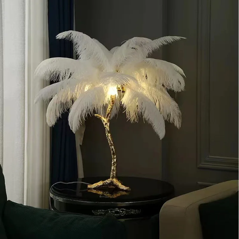 Italian light luxury ostrich fur/soft decoration design/villa/model room/hotel restaurant feather desk lamp