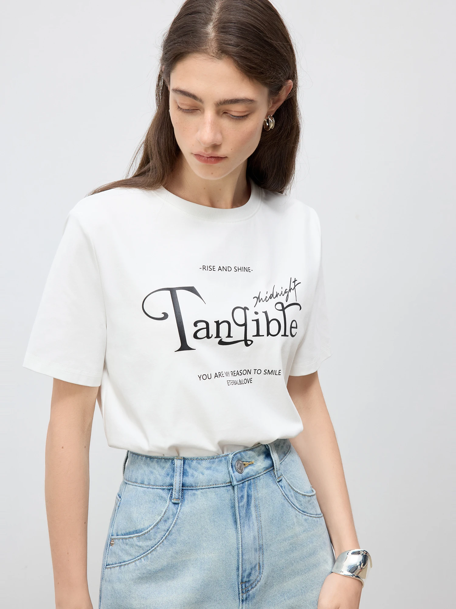ZIQIAO Cool 7A Antibacterial ~ White Straight Shoulder Short-sleeved T-shirt Female 2025 Summer New Quick-drying 25ZQ92133
