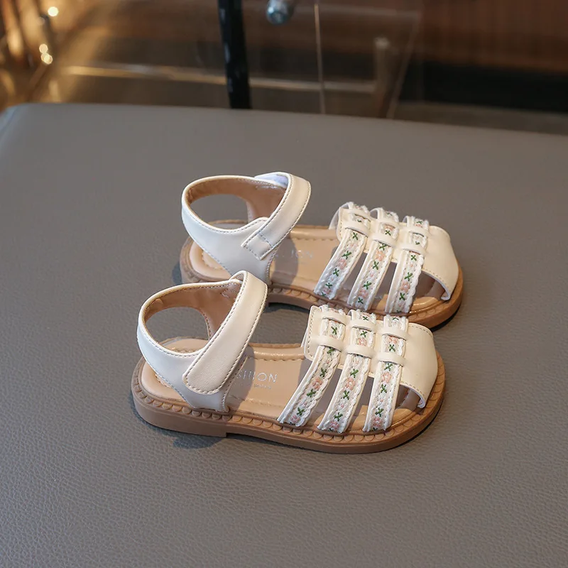 Meisjes Romeinse Sandalen 2024 Zomer Nieuwe Kinder Sandaal Prinses Schoenen Anti-Kick Zachte Zolen Meisjes Schoenen Nieuwe Strand Sandalen Voor Kinderen