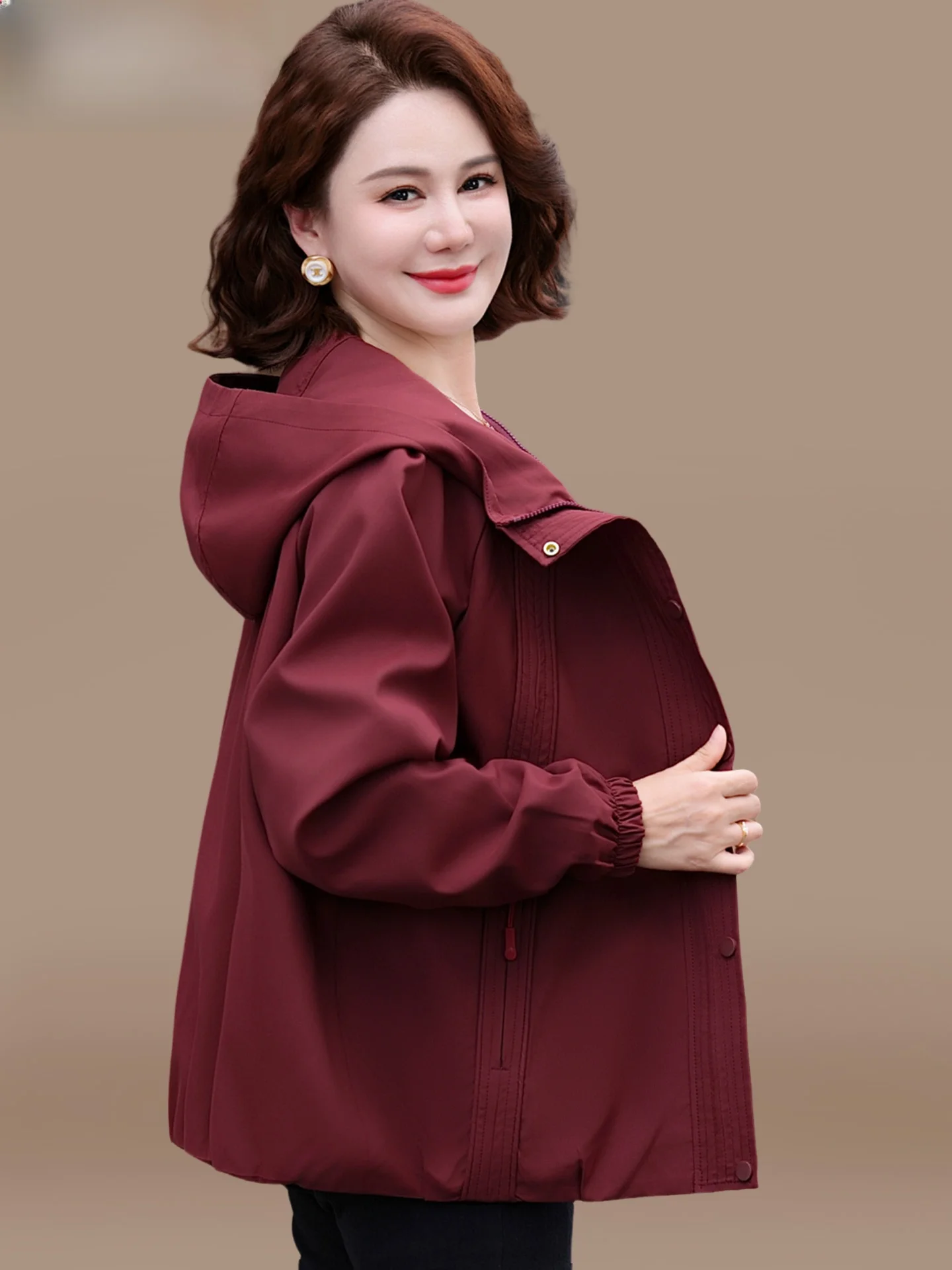 

Повседневная короткая куртка на весну-осень, модная куртка для невысоких женщин, женщин среднего и старшего возраста, из полиэфирного волокна, на молнии.