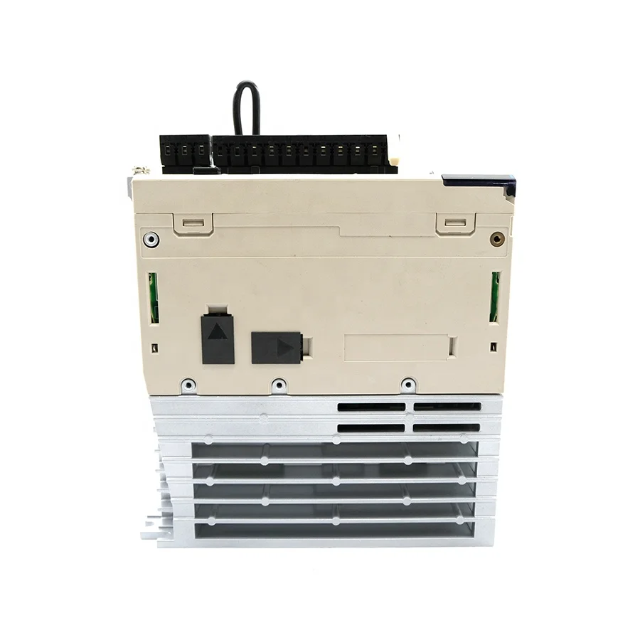 New In Stock Yaskawa Sigma-7 Servo Drives 200V 400W SGD7S2R8A00A002 SGD7S-2R8A00A002 Yaskawa Servo Drive