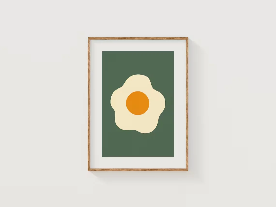 Huevo Sunny Side Up – Ilustración con diseño plano y llamativo, arte de pared en tonos neutros, perfecto para añadir un toque divertido a tu cocina o