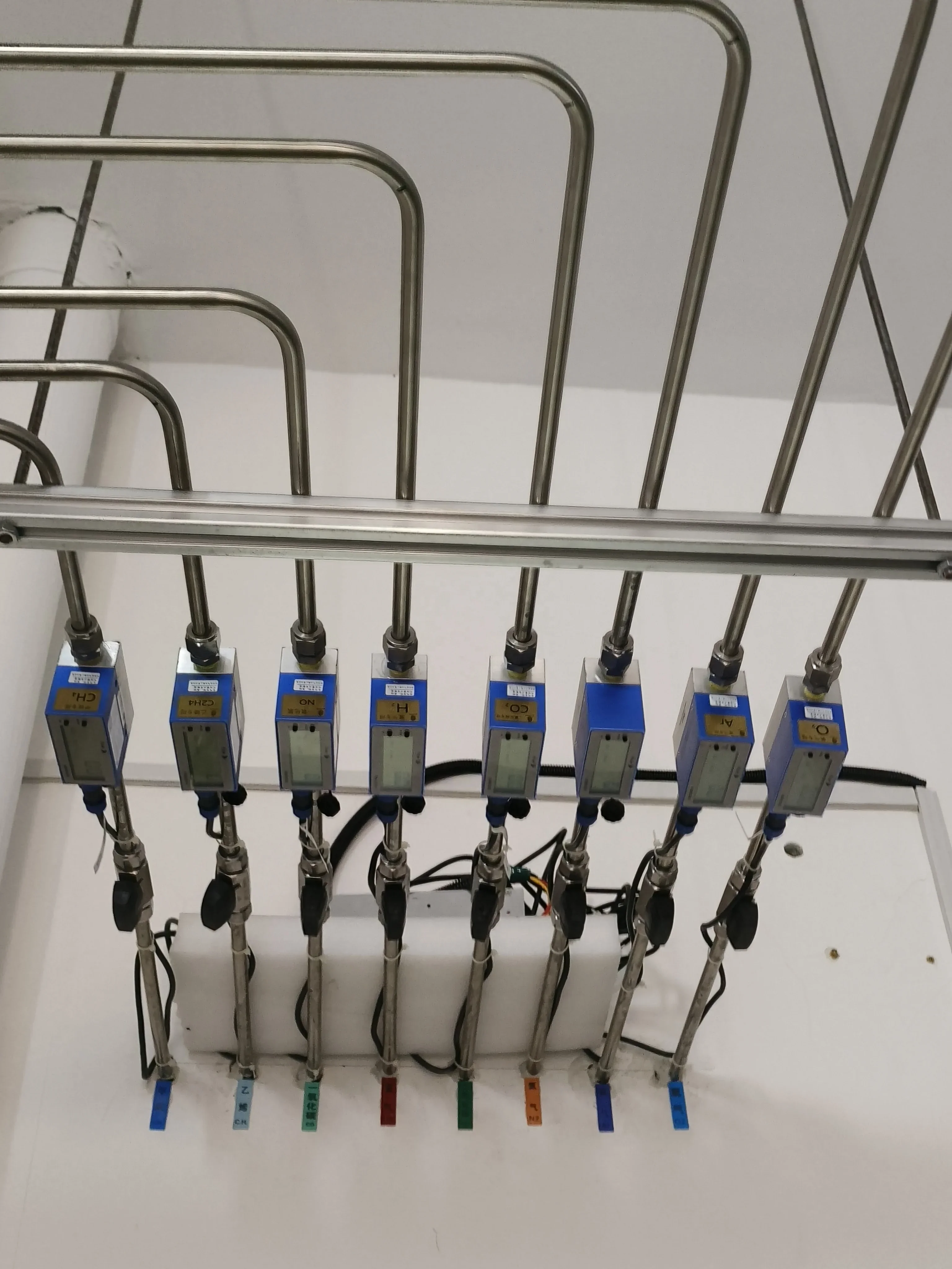 M عالية الدقة MFM-50 MEMS الغاز/N2/H2/Air/O2/CO2/He/Ar/CH4 مقياس التدفق الشامل مع RS485/4 ~ 20mA Xinnovis شاشة الكريستال السائل OEM المدعومة