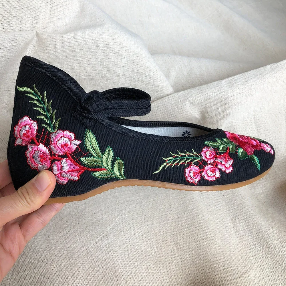 Handmade vintage embroidered canvas dancers for women, ballet flats, comfortable Chinese dancers, embroidered vegetarian sneaker