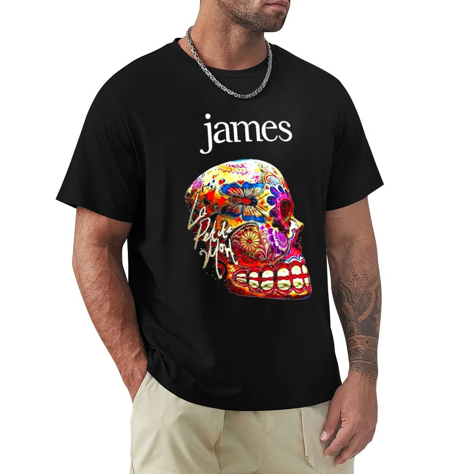 Camiseta James-La-Petite-Mort-Classic- T-Shirt Plus Size com ajuste solto