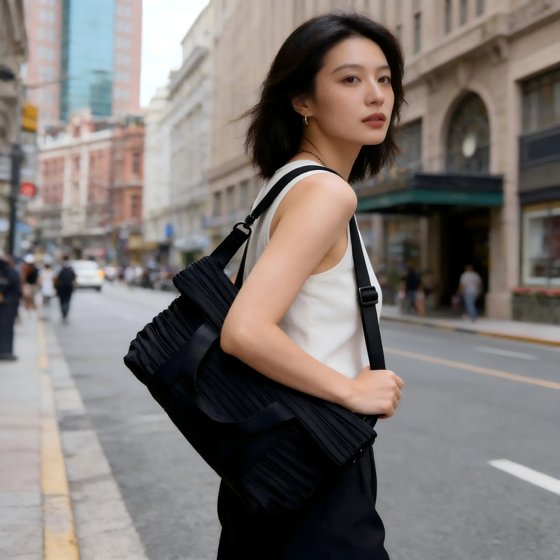 Stylish and luxurious handbag/crossbody bag, same quality as those in boutiques, factory wholesale.