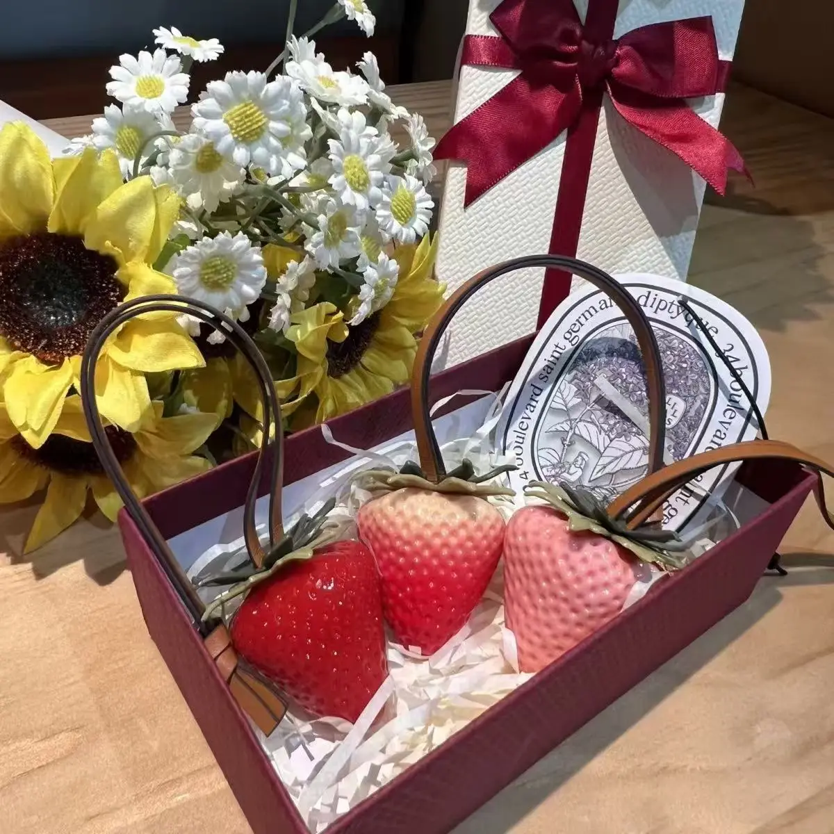 

3D Resin Strawberry Bag Charm Cute Lanyard Keychain Sweet Cartoon Pendant Accessories Bag Hanging Ornament Gift