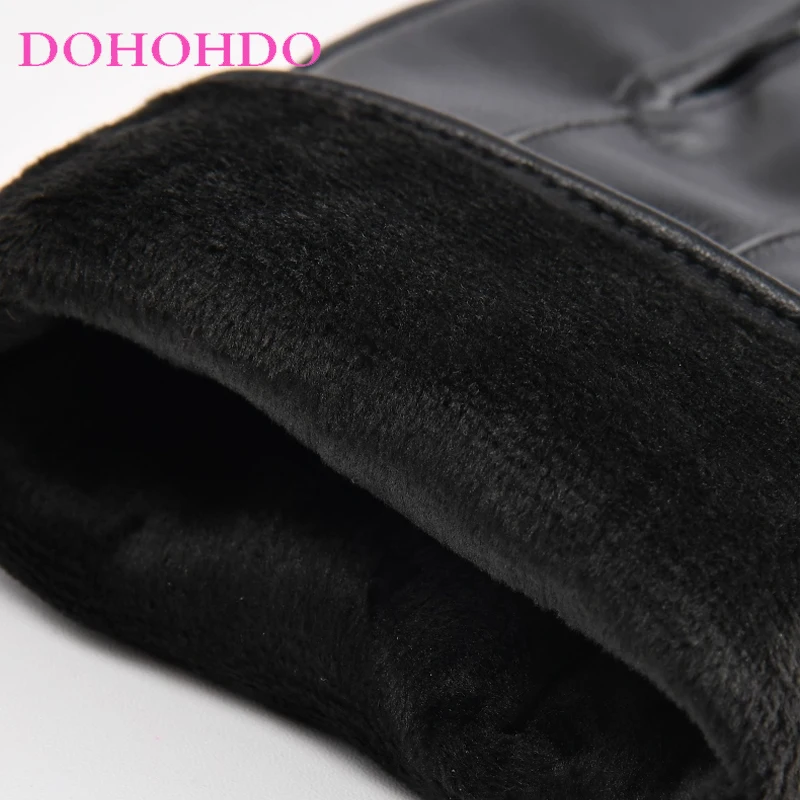 قفازات جلدية تعمل باللمس للرجال ركوب الخريف والشتاء بالإضافة إلى قفازات مخملية مبطنة دافئة لركوب الدراجات مقاومة للرياح في القطب الشمالي المخملي