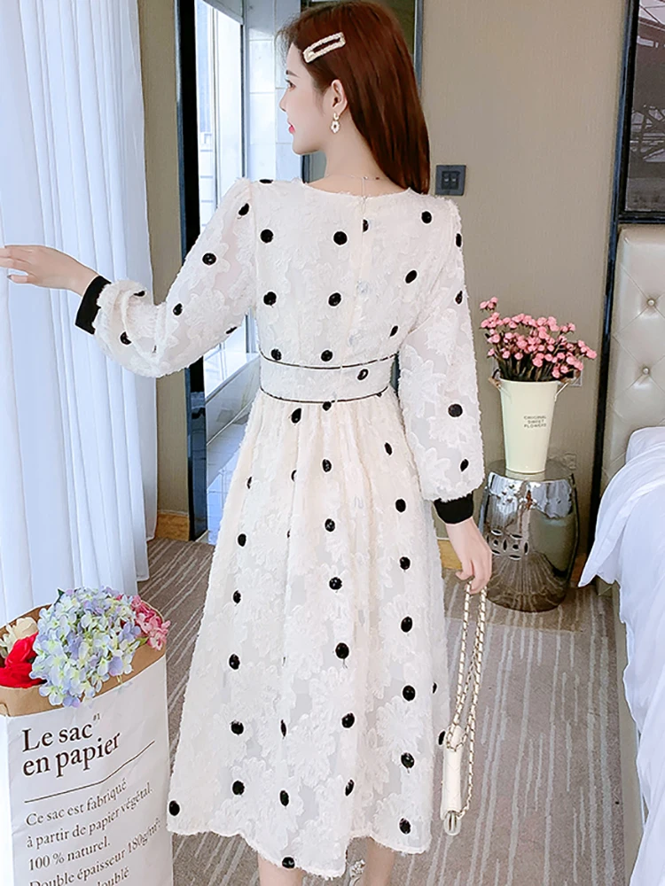 Robe mi-longue en mousseline de soie à pois blancs pour femmes, col en V à volants, mode Boho, robe décontractée légère, batterie élégante coréenne, automne 2024