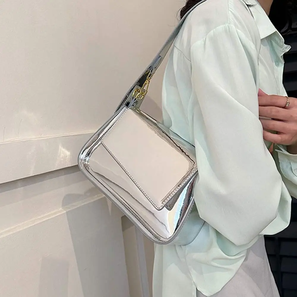 2023 New Fashion Versatile Shoulder Glossy Silver Chic Casual Crossbody Bag Women Luxury Designer Purses Handbags Underarm Bag