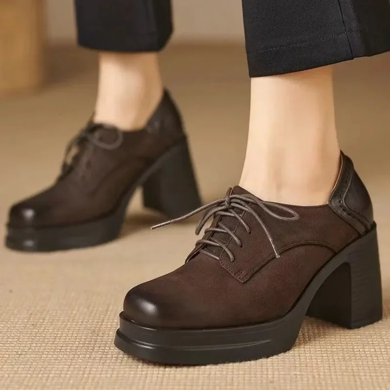 Mocassini con plateau da donna Tacchi alti autunnali Scarpe robuste alla moda Nuove scarpe da donna in pelle Chelsea con lacci Scarpe da ufficio