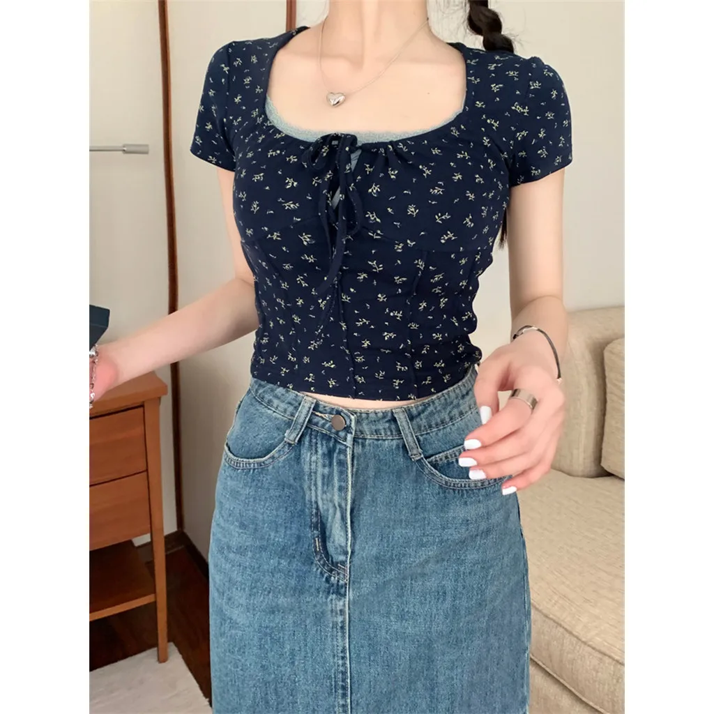 Koreanisches, sanftes, süßes T-Shirt mit quadratischem Ausschnitt und kurzen Ärmeln für Damen, Sommer, Blumenmuster, elastisches kurzes Oberteil. – Detail 4
