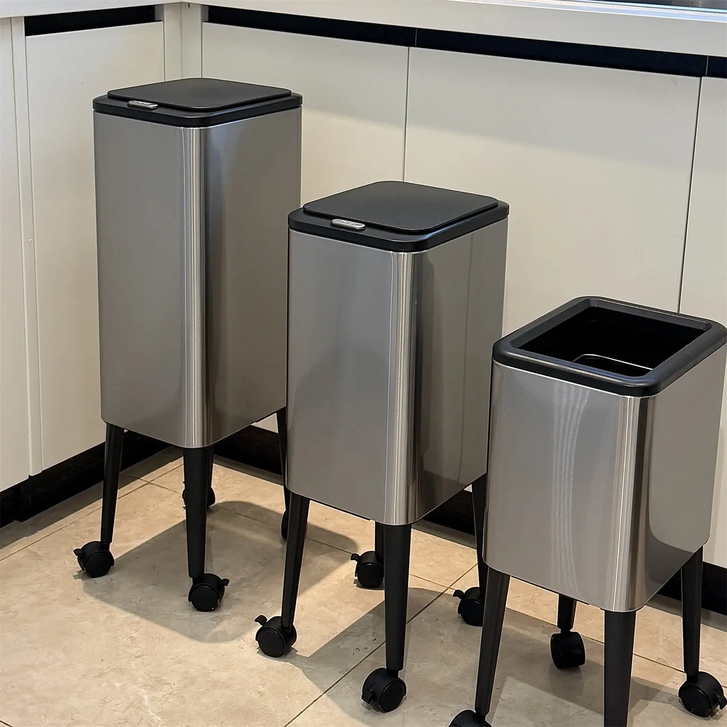 

Tall Stainless Steel Trash Can with Wheels Home Kitchen Garbage Bin Portable Lid Trash Container for Home Bathroom Accessories