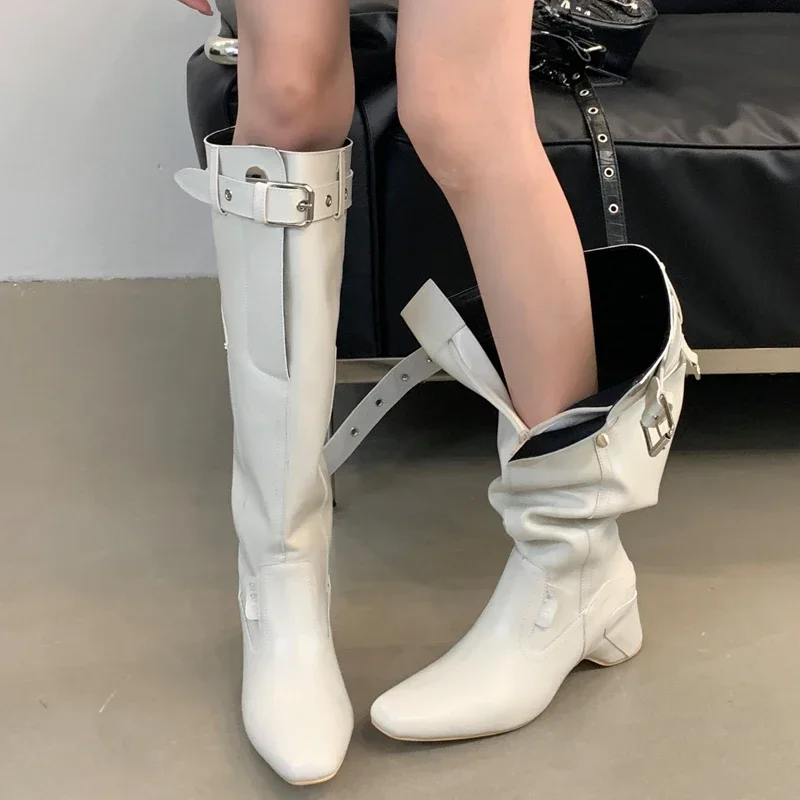 

Eilyken/Новые модные женские сапоги до колена на танкетке, дизайнерские длинные ботильоны с пряжкой на ремне, уличная зимняя обувь, Zapatos De Mujer