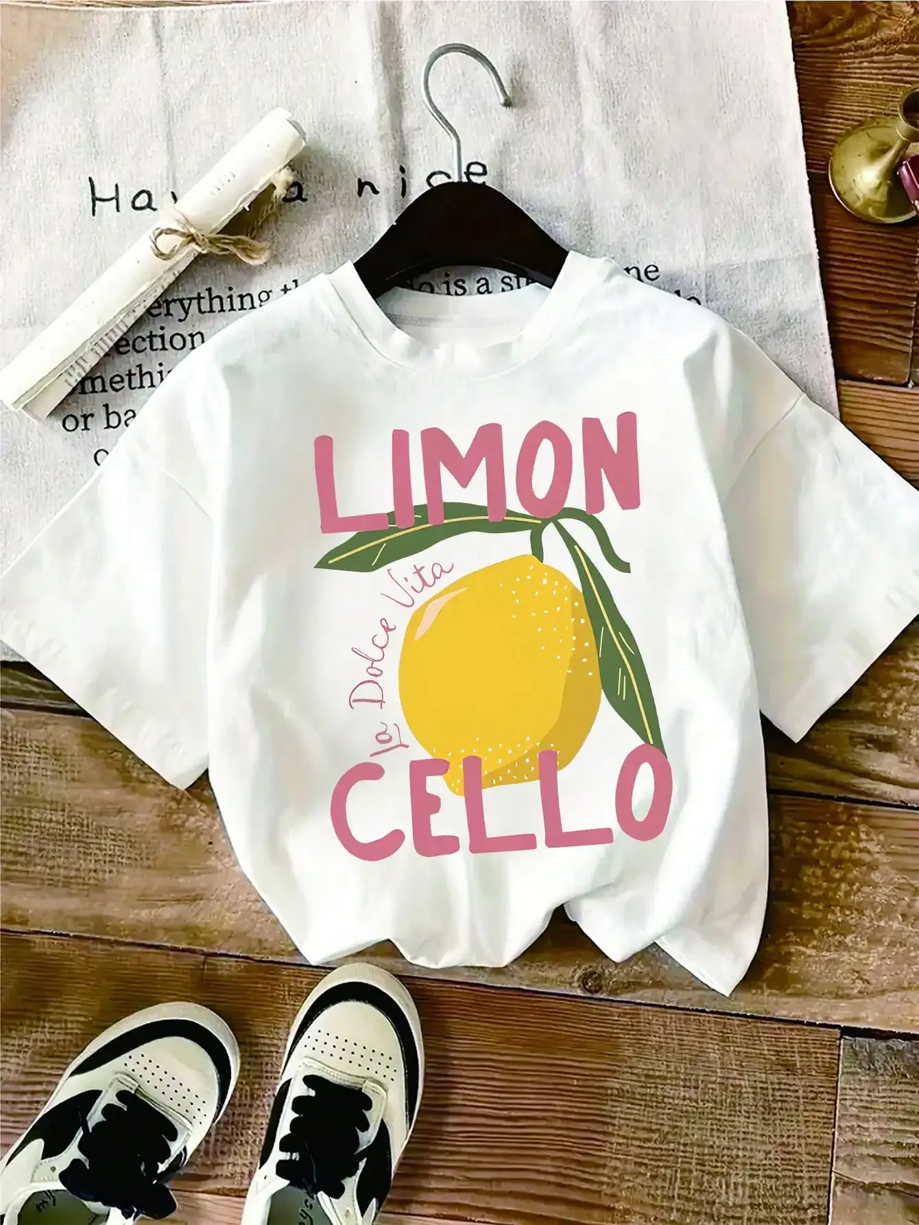 

Fresh and Artistic Lemon Illustration Women's Casual Printed Round Neck Short Sleeved T-shirt