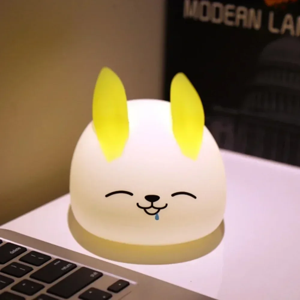 Veilleuse LED lapin en silicone, décoration avec lampe de table de couchage, animation de dessin animé, cadeau créatif, nouvelle collection