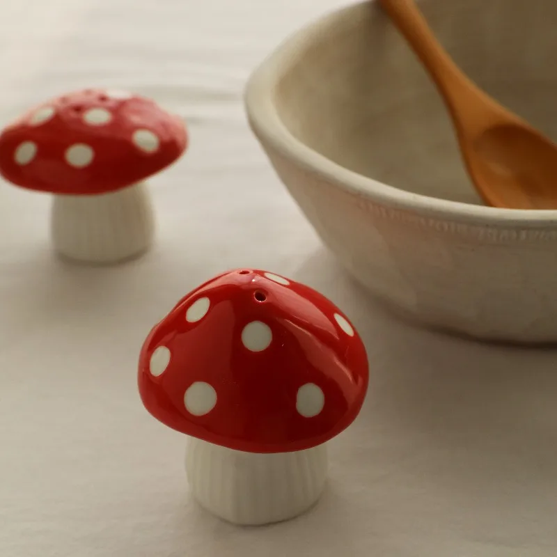 Home Decoration Accessories Nordic Hand Painted Mushroom Shape Seasoning Jar Bottle Kitchen Dining Table Seasoning Bottle Crafts