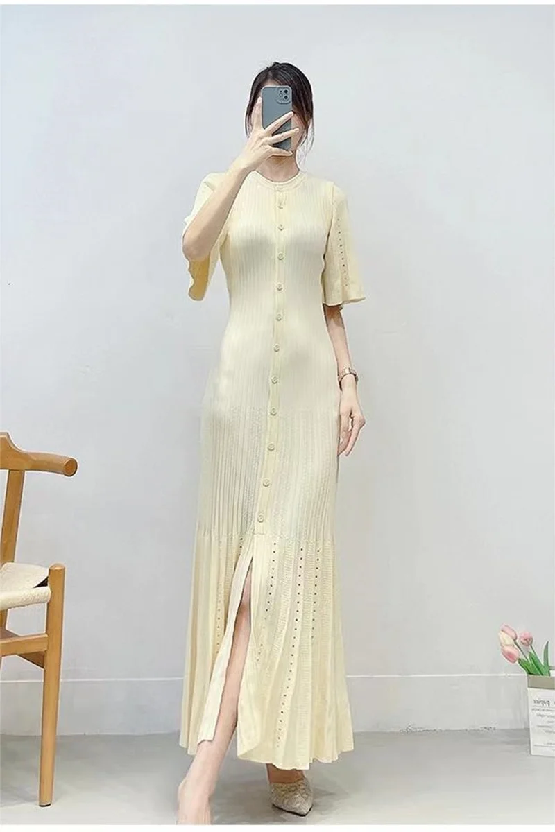 ใหม่ล่าสุดฤดูร้อนที่ไม่ซ้ํากันร้อนถักชุดผู้หญิงแขนสั้นเดี่ยวแถวปุ่ม Slim ชุดนางเงือกคุณภาพสูง