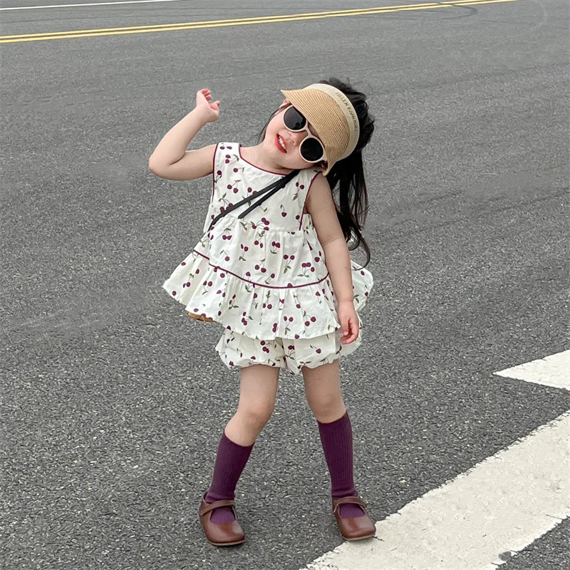 

Summer New Girls 2024 Korean Style Foreigner Sleeveless Tank Top Doll Shirt Flower Bract Shorts Two Piece Set Baby Clothes