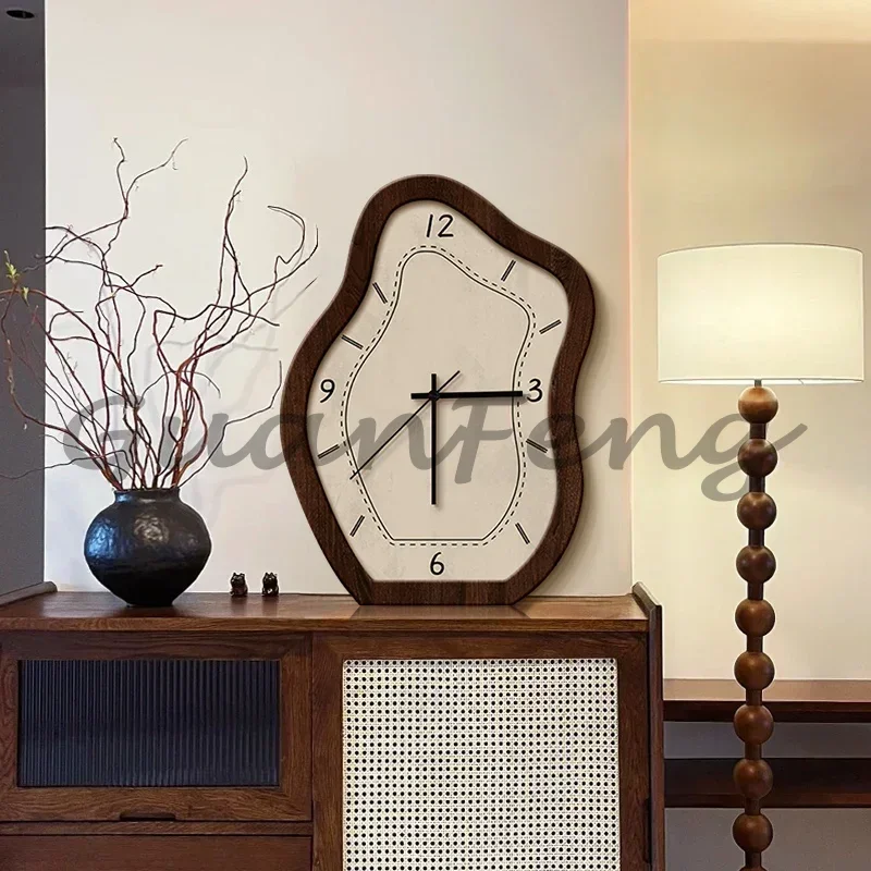 Retro Silent Vintage Wall Clock 2024 Creative Nordic Style Hanging Decor for Living Room Dining Room