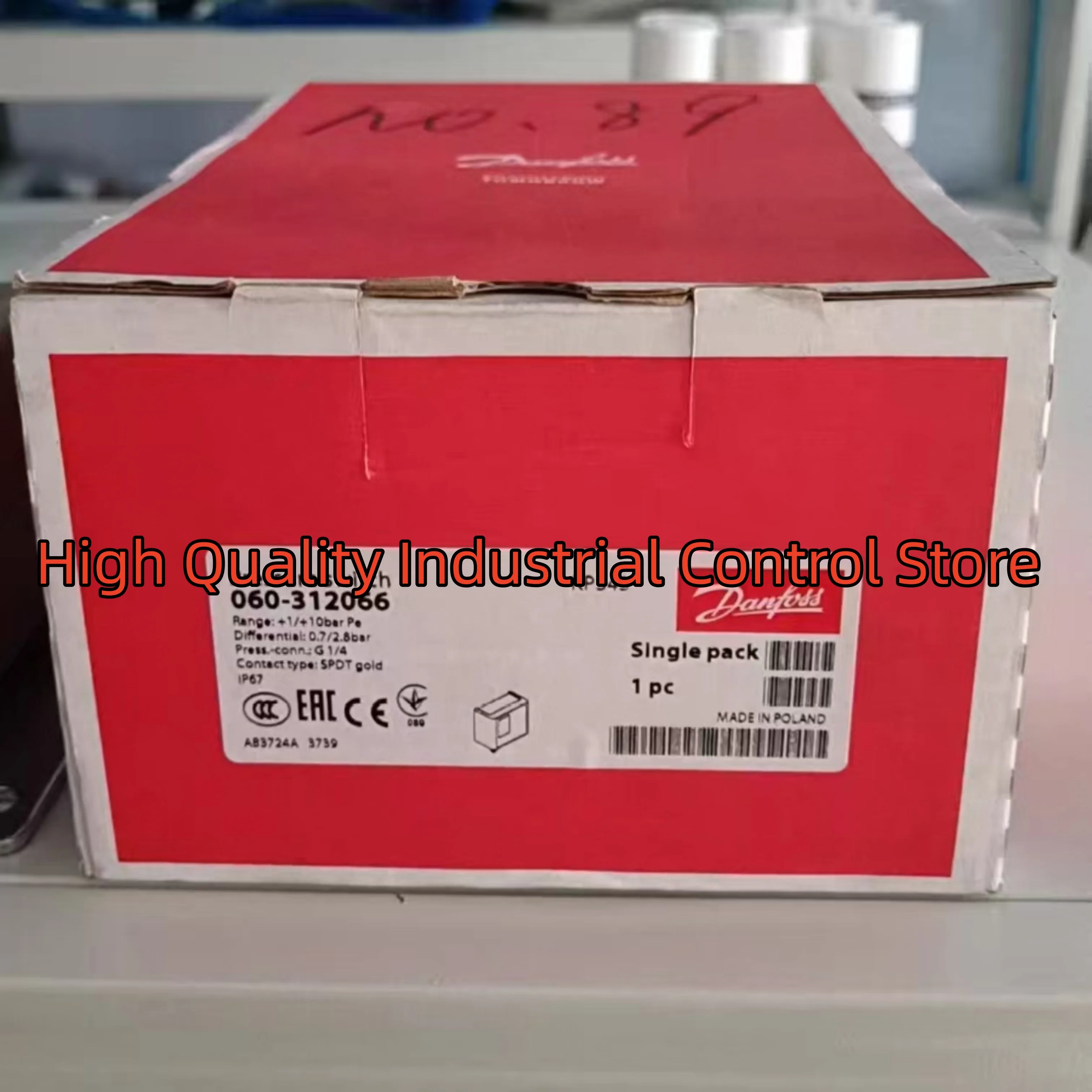 

New in box 060-312066 KPS43 pressure switch 060-519191 KP6B