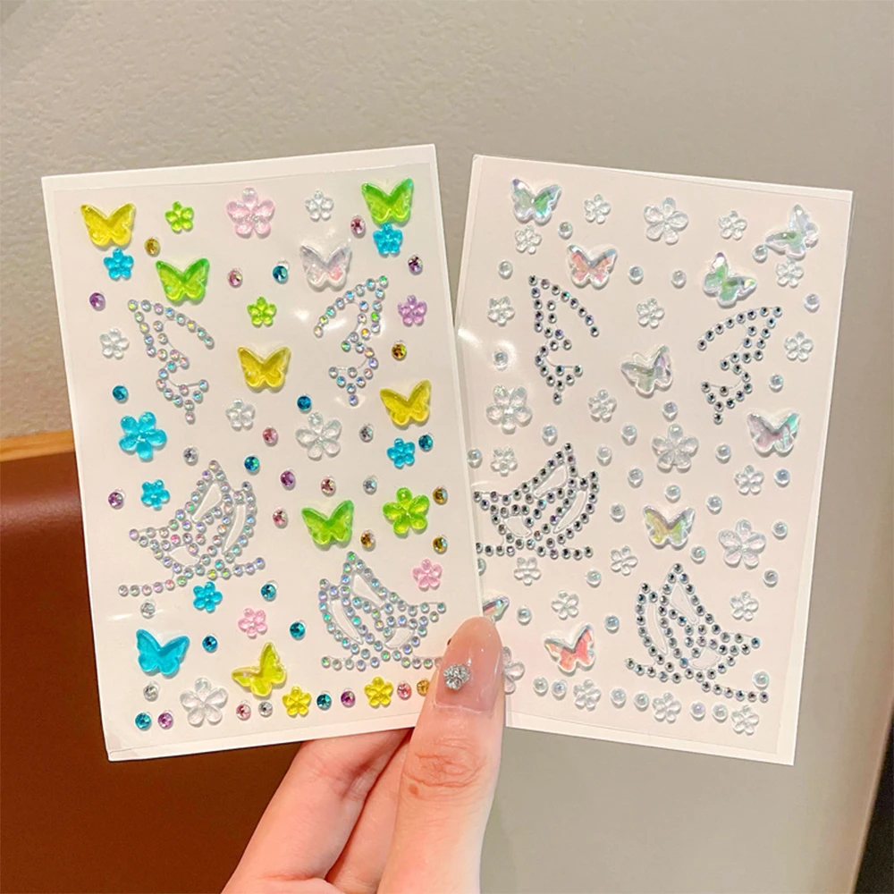 2 Stück Bling rosa weiße Schmetterling Blume Edelstein Tattoos Aufkleber selbstklebende Diamant temporäre Tattoo für Auge Gesicht Körper Juwelen Dekor – Detail 3