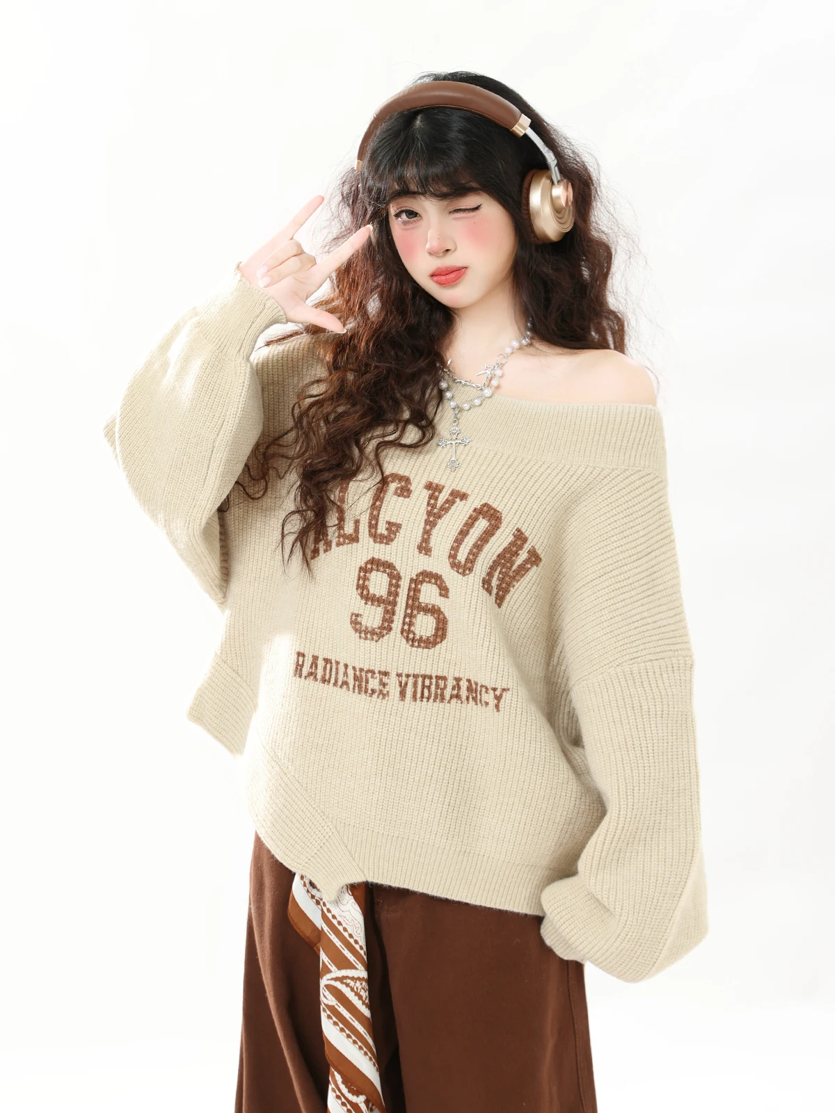 

ENJOG American Sle Irregular Letter Slant oulder Sweater Women's New Hot Girl Loose Design Knitted Top Autumn Faion